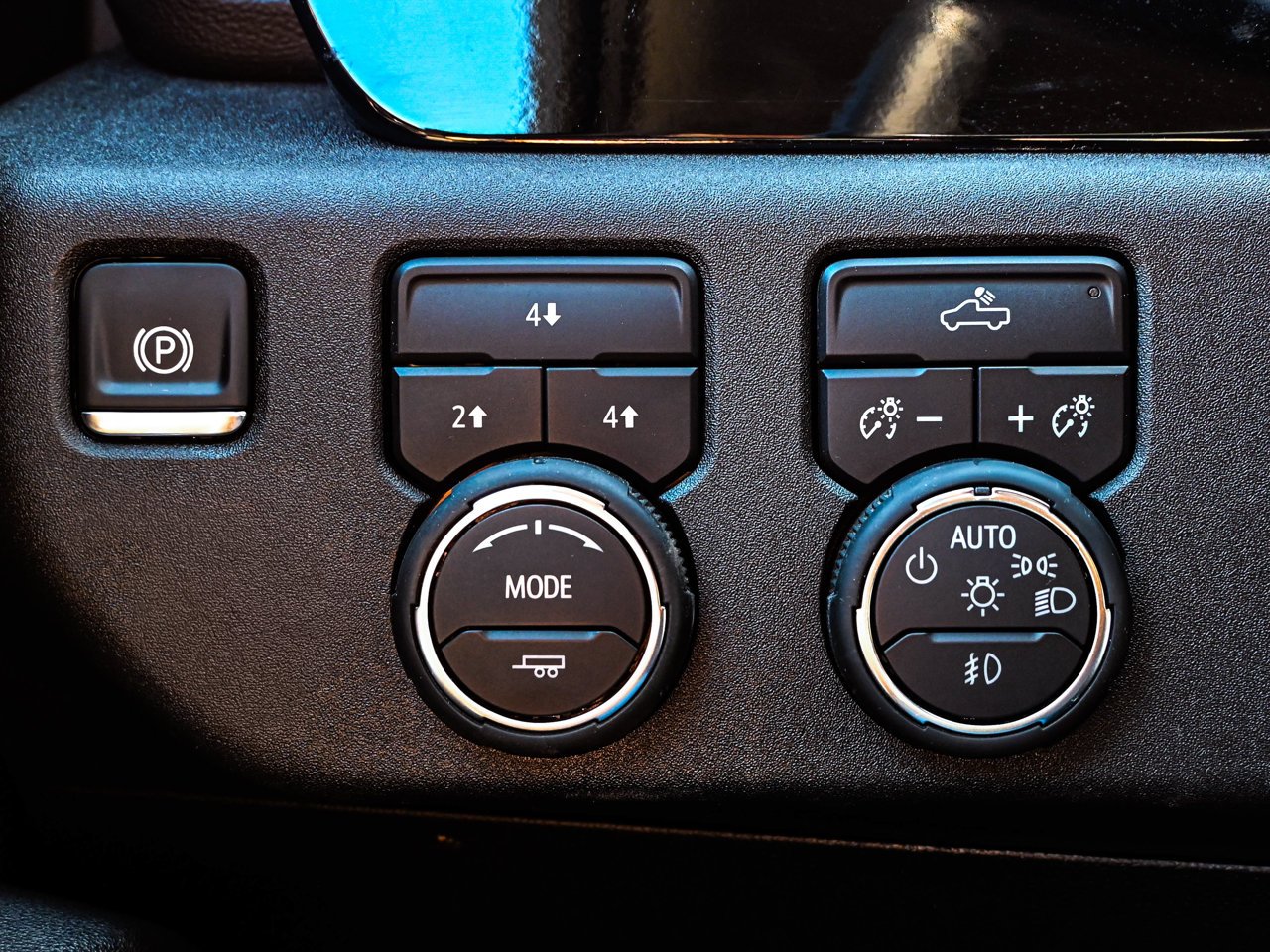 2025 Chevrolet Silverado 2500HD 4WD Crew Cab 159 LT White Sherwood Park - photo #18