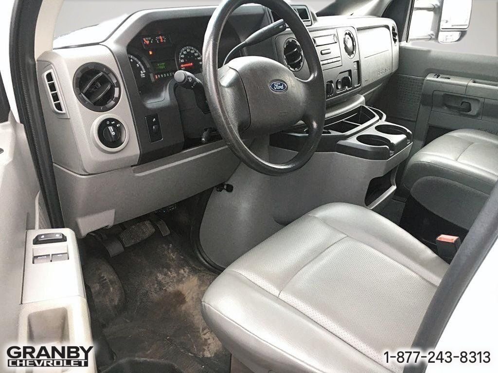 Ford Série E tronqué E-450 158 po RARJ | G2345 2019 Blanc Granby - photo #7