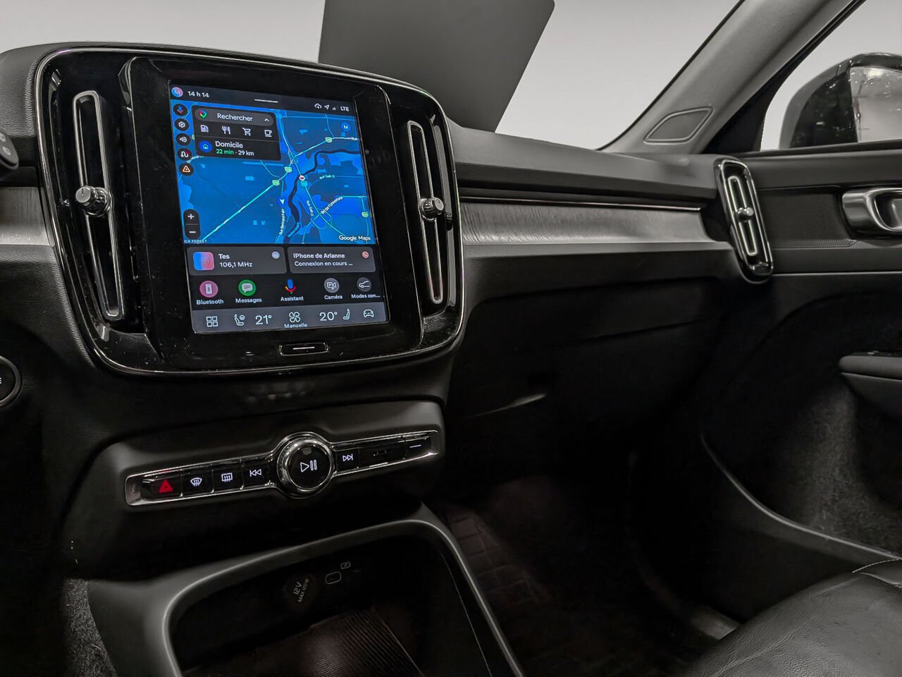 Volvo XC40 B5 Core AWD 2023 Noir Sherbrooke - photo #8