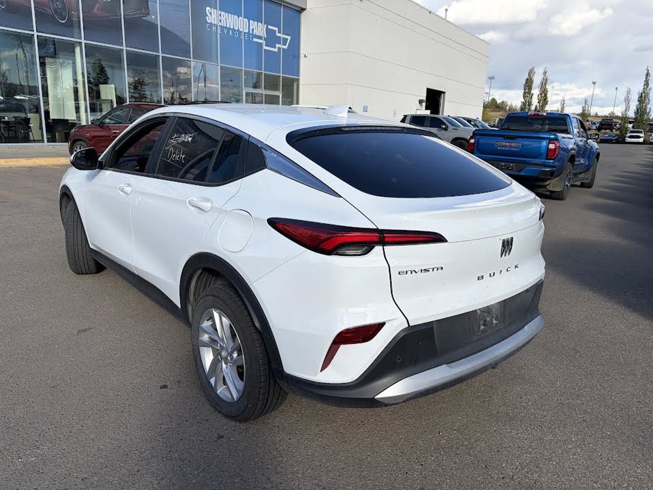 2025 Buick Envista FWD 4dr Preferred White Sherwood Park - photo #2
