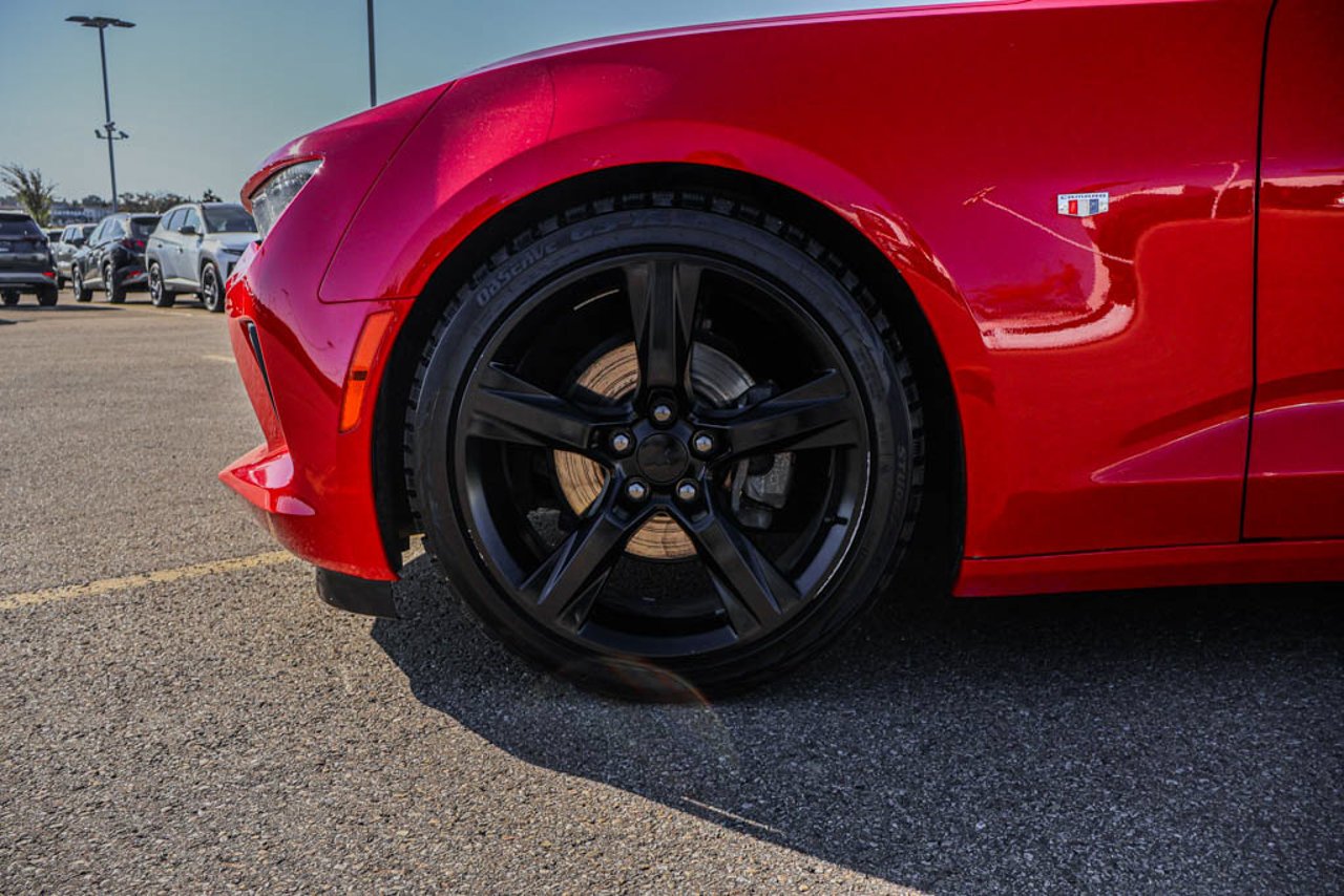 2018 Chevrolet Camaro 2dr Cpe 2LT Red Sherwood Park - photo #12