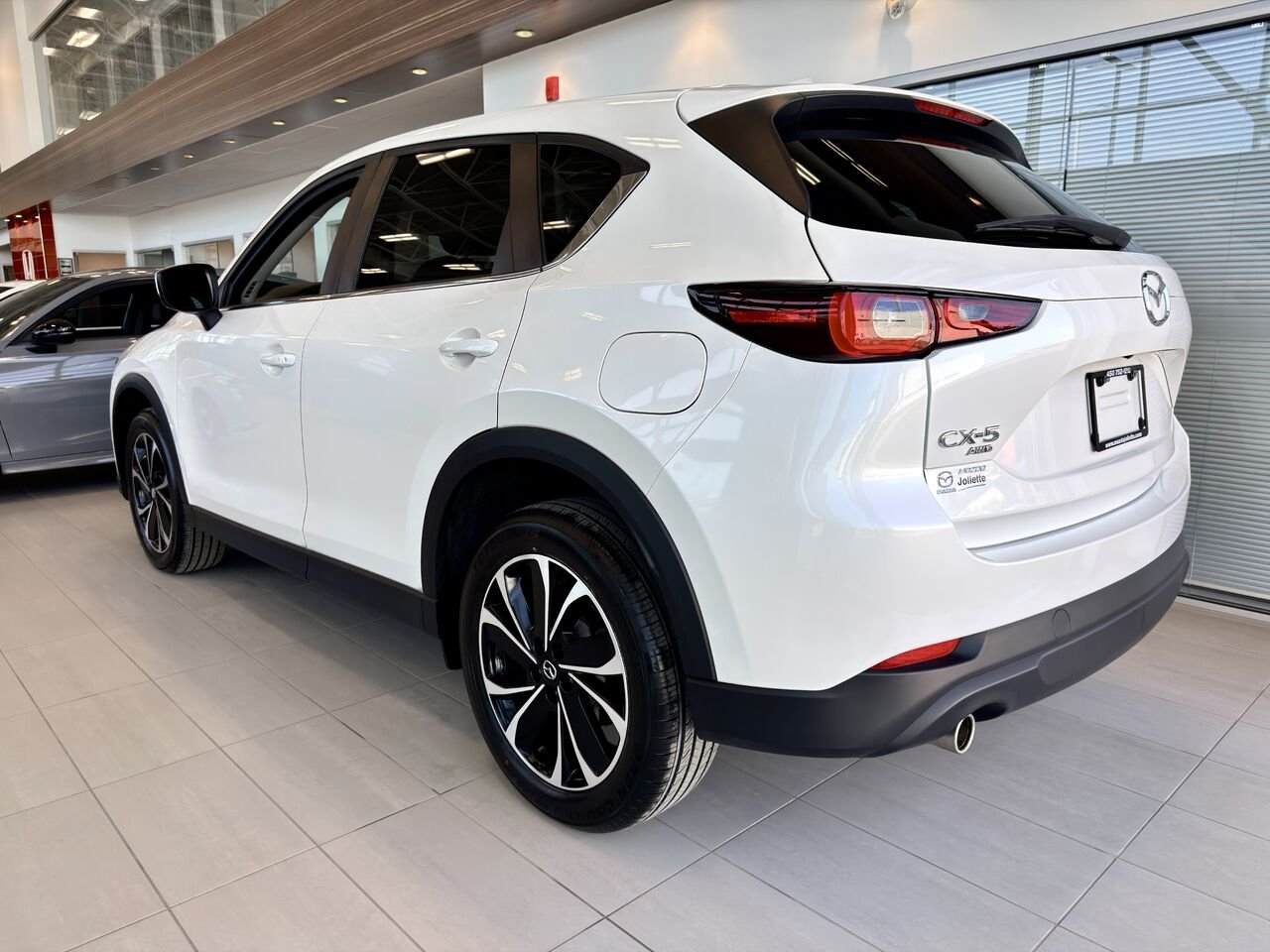 2022 Mazda CX-5 White Notre-Dame-des-Prairies - photo #6