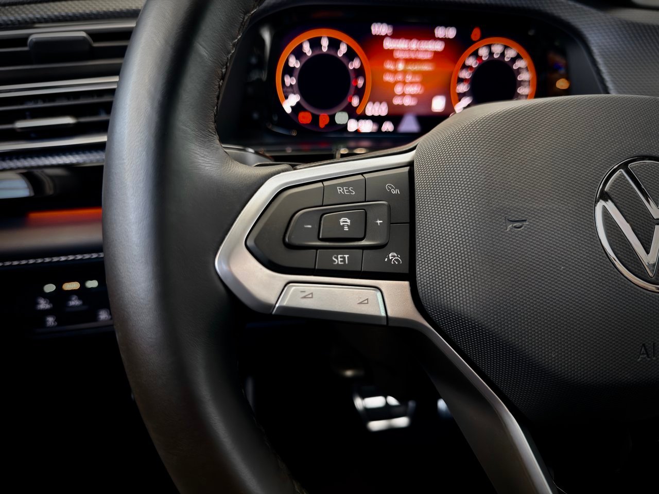 2026 Volkswagen Atlas Cross Sport Black Notre-Dame-des-Prairies - photo #25