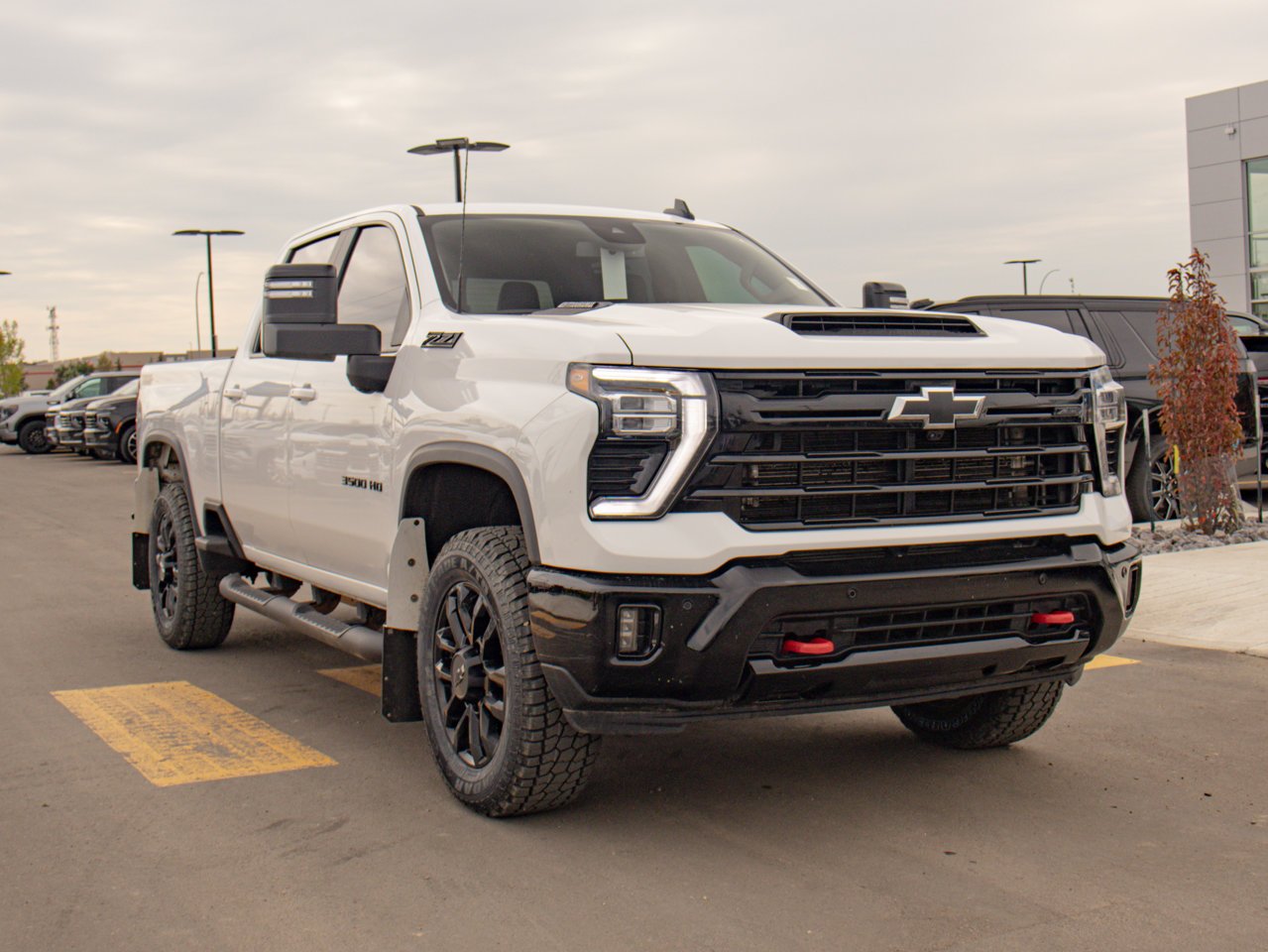 2025 Chevrolet Silverado 3500HD 4WD Crew Cab 159 LT White Sherwood Park - photo #13