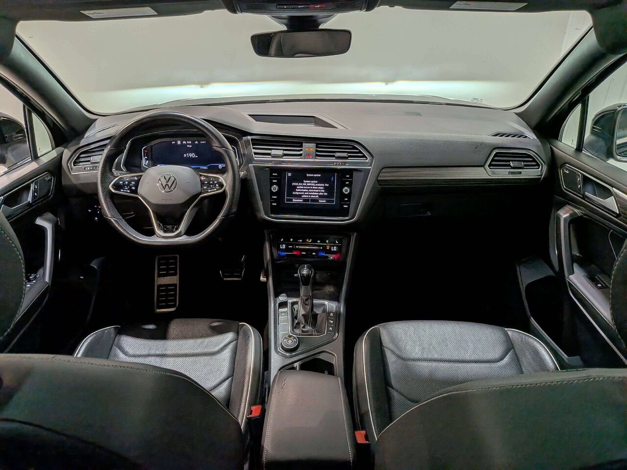 2022 Volkswagen Tiguan Highline R-Line 4MOTION Black Mirabel - photo #11