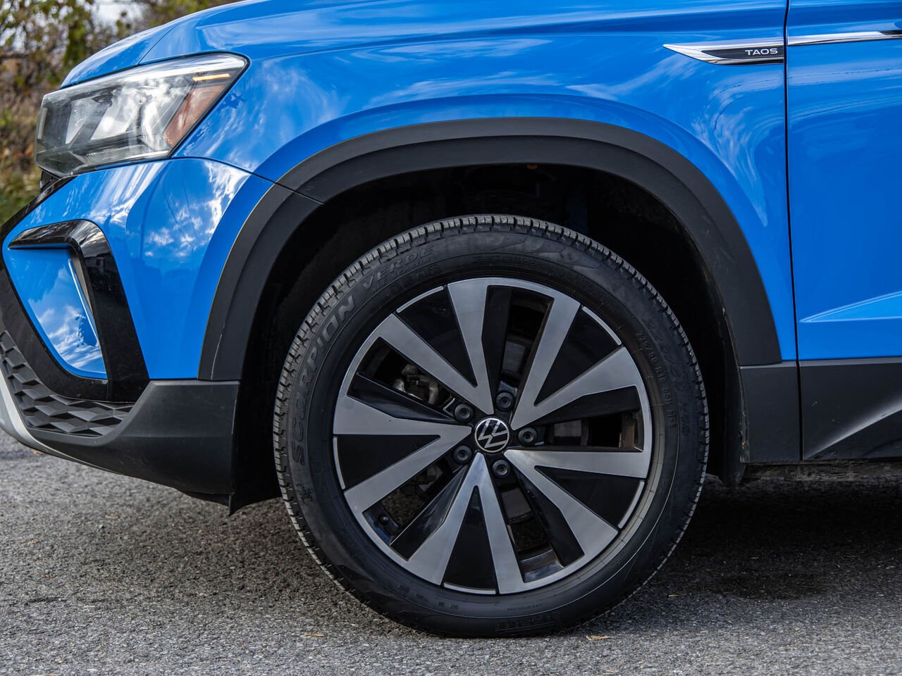 2023 Volkswagen Taos Blue Sainte-Julienne - photo #5