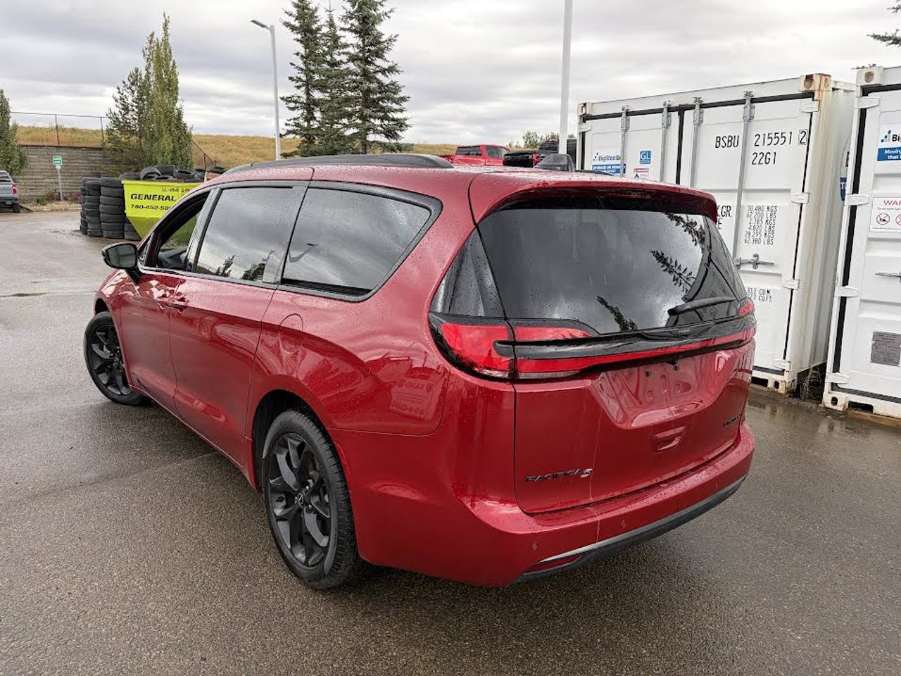 2026 Chrysler Pacifica Limited FWD Red Sherwood Park - photo #3