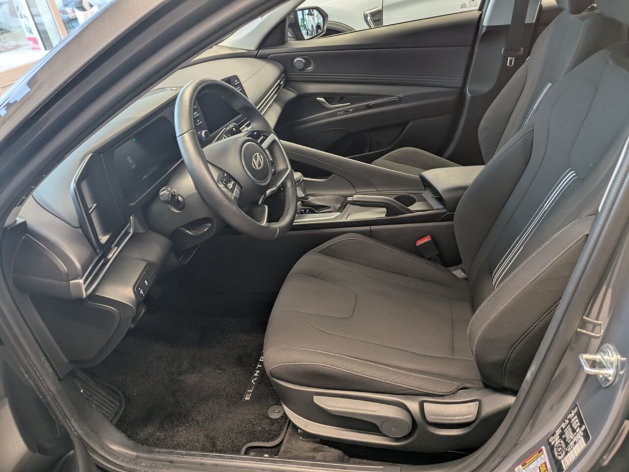 2024 Hyundai Elantra Grey Gatineau - photo #12