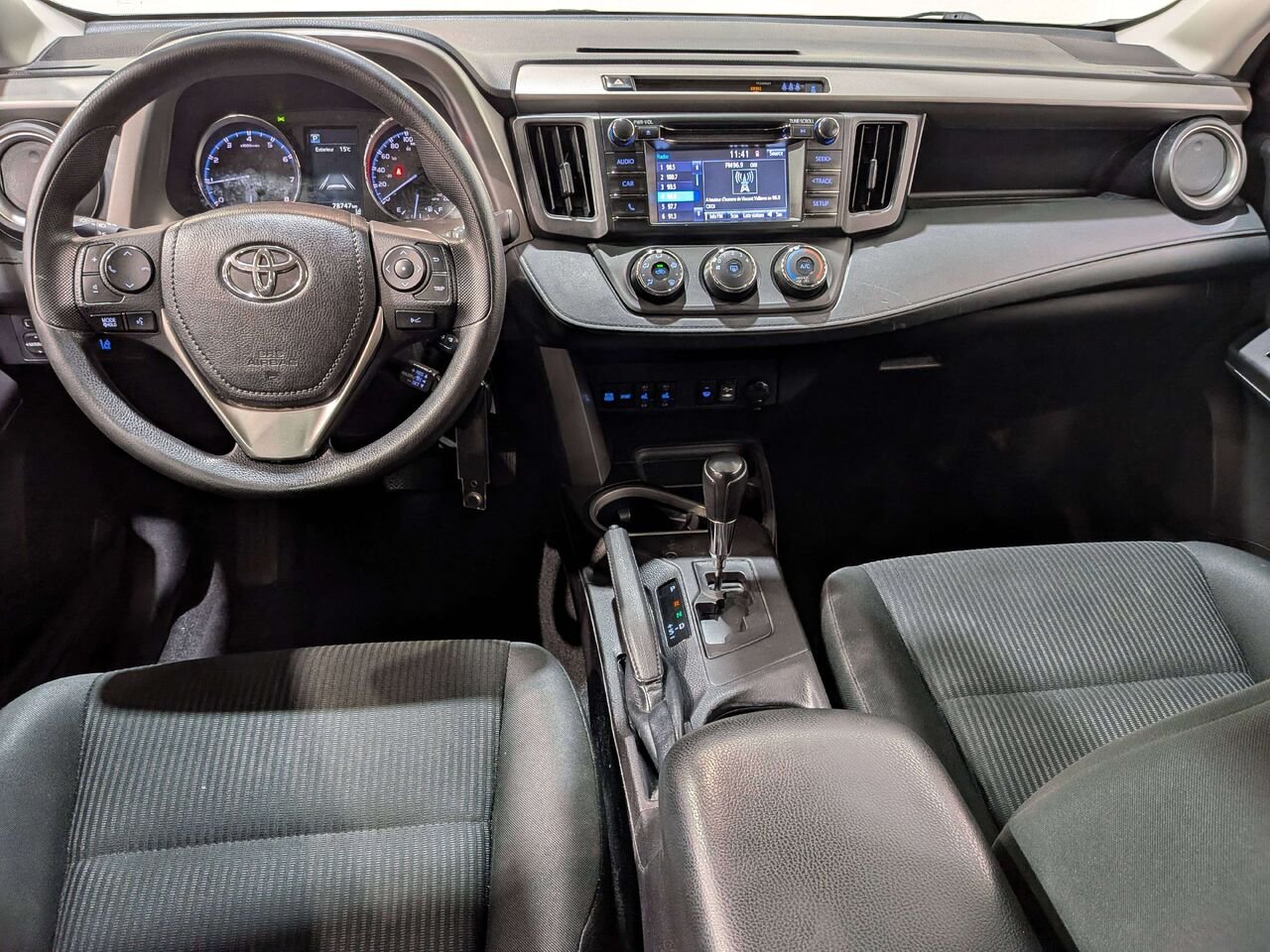 2018 Toyota RAV4 FWD LE Grey Val-David - photo #27