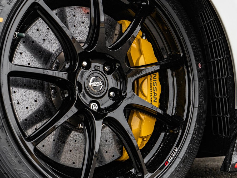 2021 Nissan GT-R NISMO White
