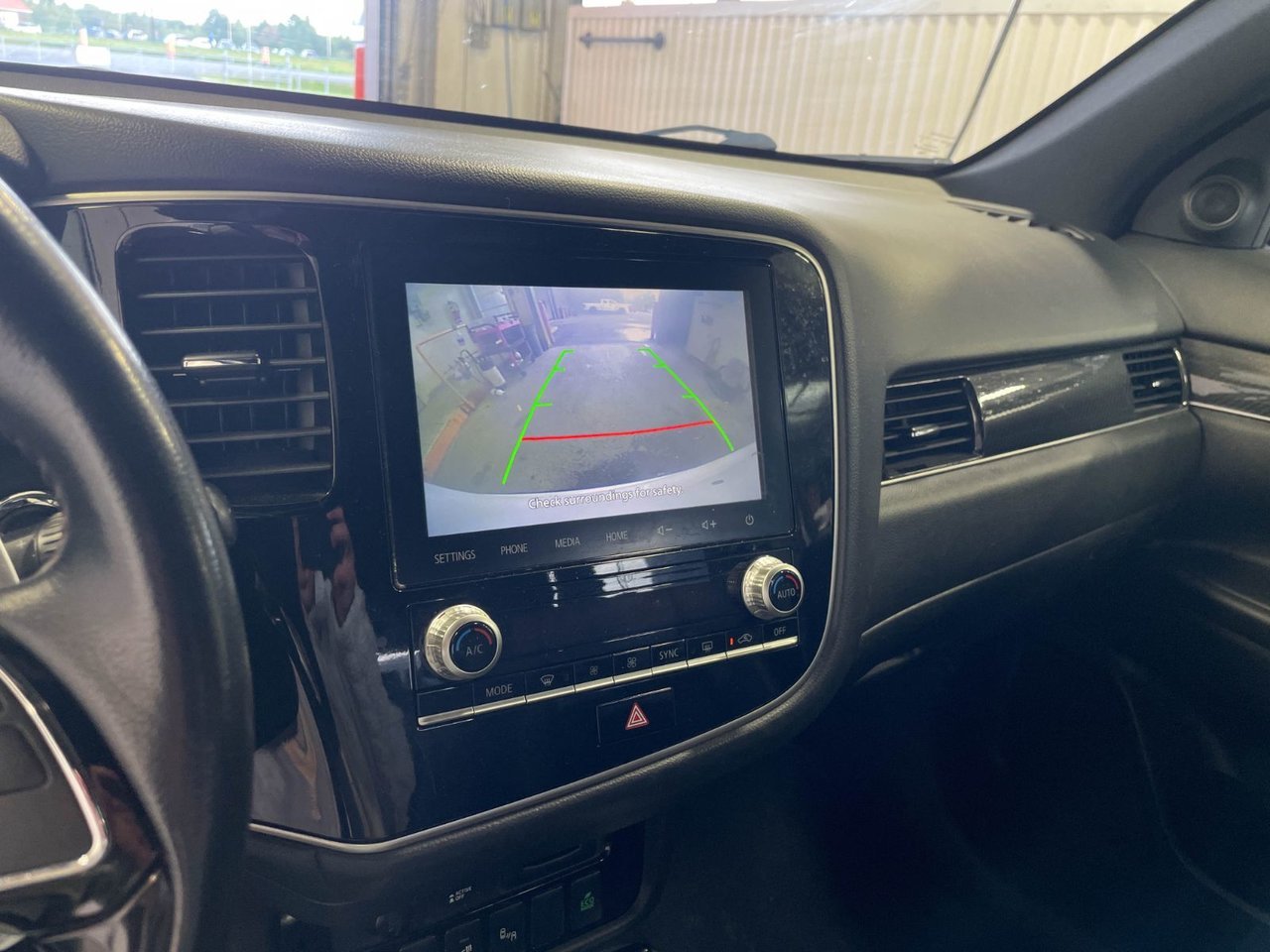 Mitsubishi Outlander ES AWD *TOIT* 7 PLACES SIÈGES CHAUFF CARPLAY USB 2020 Blanc Saint-Jérôme - photo #15