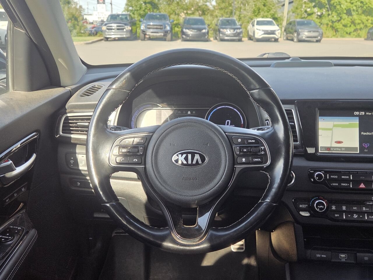 2019 Kia Niro SX Touring Black Granby - photo #14
