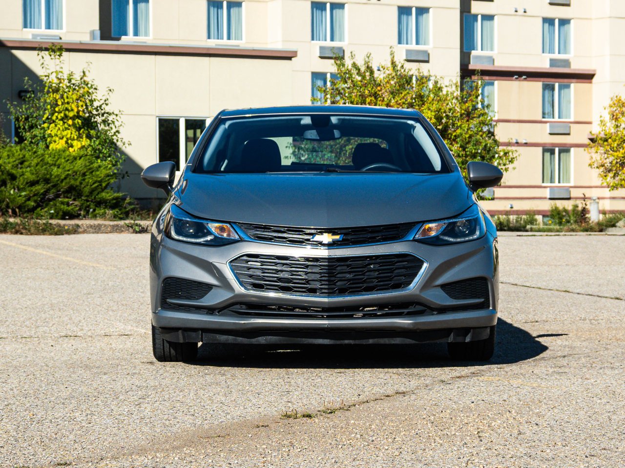 2017 Chevrolet Cruze 4dr Sdn 1.4L LT w/1SD gray Sherwood Park - photo #2