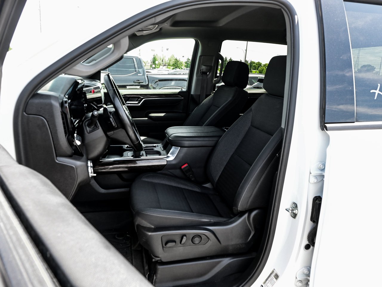 2025 GMC Sierra 1500 4WD Crew Cab 147 Elevation White Sherwood Park - photo #15