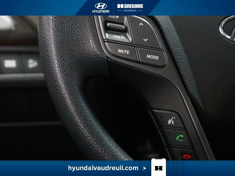 Hyundai Santa Fe 2018 Blanc Laval - photo #20