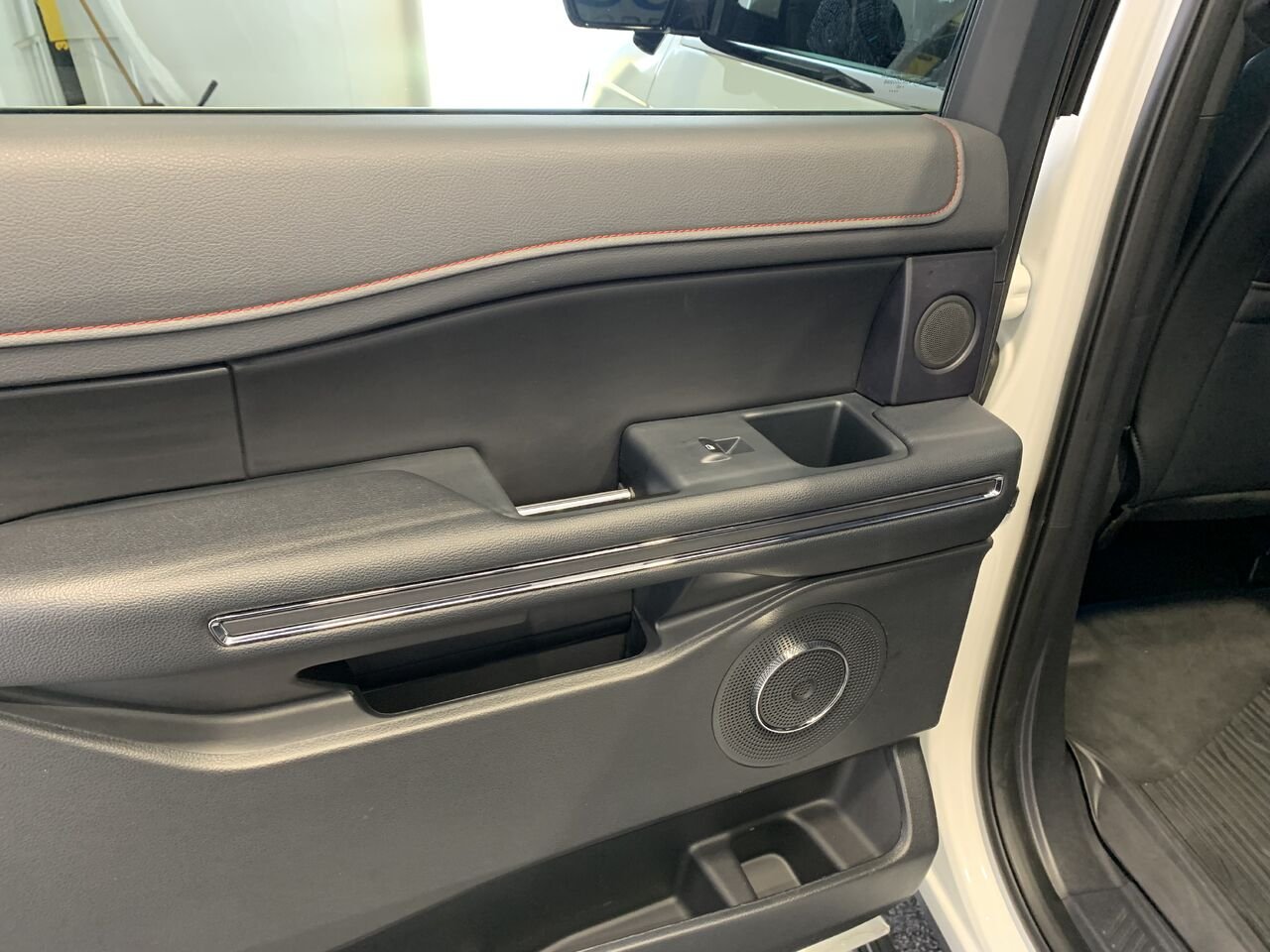 Ford Expedition EXPEDITION MAX 2023 Blanc Châteauguay - photo #24