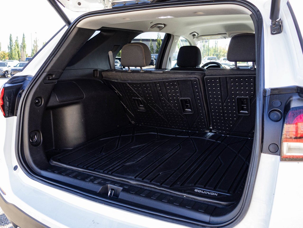2022 Chevrolet Equinox AWD 4dr LT w/1LT White Sherwood Park - photo #14