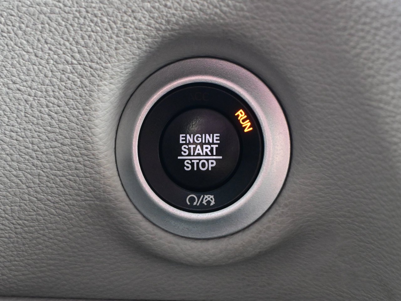 2023 Chrysler Pacifica Touring L AWD White Sherwood Park - photo #19