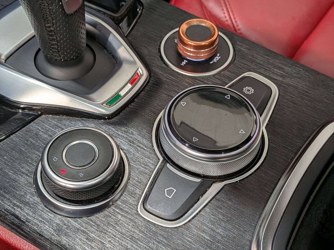 2020 Alfa Romeo Stelvio AWD Black Val-David - photo #28
