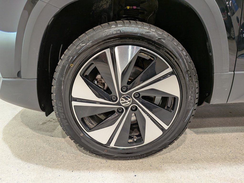 2025 Volkswagen Taos Comfortline 4MOTION Black Val-David - photo #35
