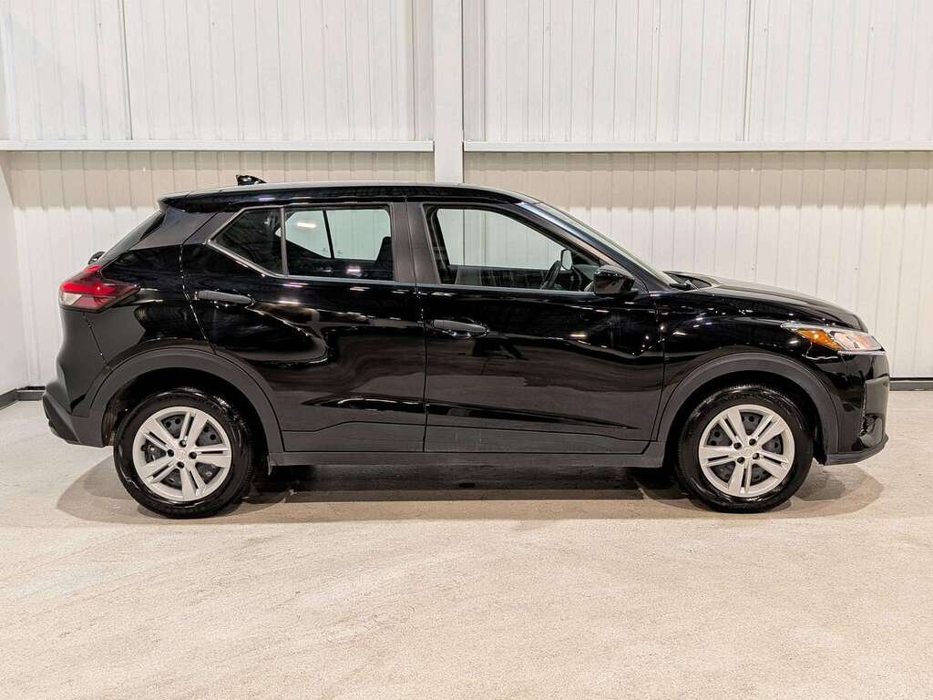 2024 Nissan Kicks S FWD Black Val-David - photo #3