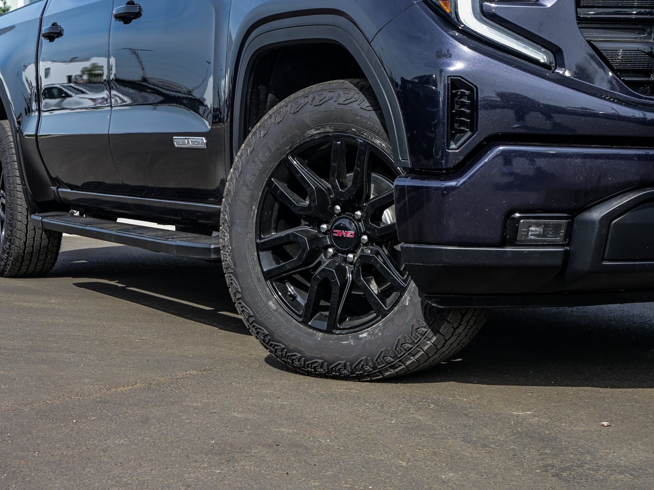 2024 GMC Sierra 1500 4WD Crew Cab 147 Elevation Black Sherwood Park - photo #5