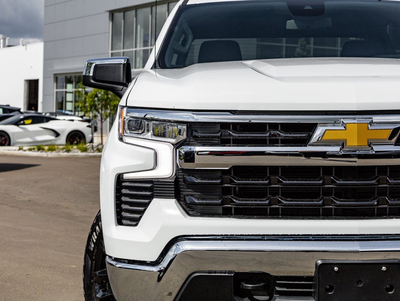 2026 Chevrolet Silverado 1500 4WD Crew Cab 147 LT White Sherwood Park - photo #4
