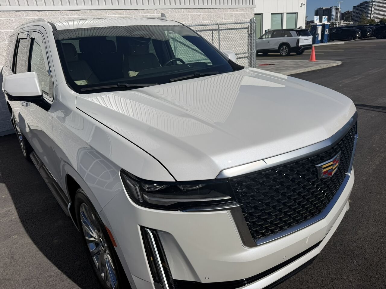 2023 Cadillac Escalade PREMIUM LUXURY AWD FINANCEMENT À PARTIR 3.99% White Laval - photo #7