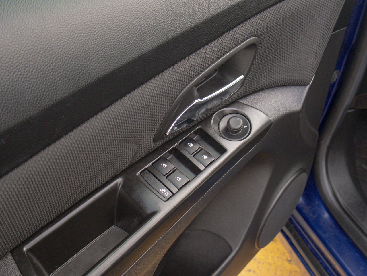 2012 Chevrolet Cruze 4dr Sdn LT Turbo w/1SA Blue Sherwood Park - photo #18
