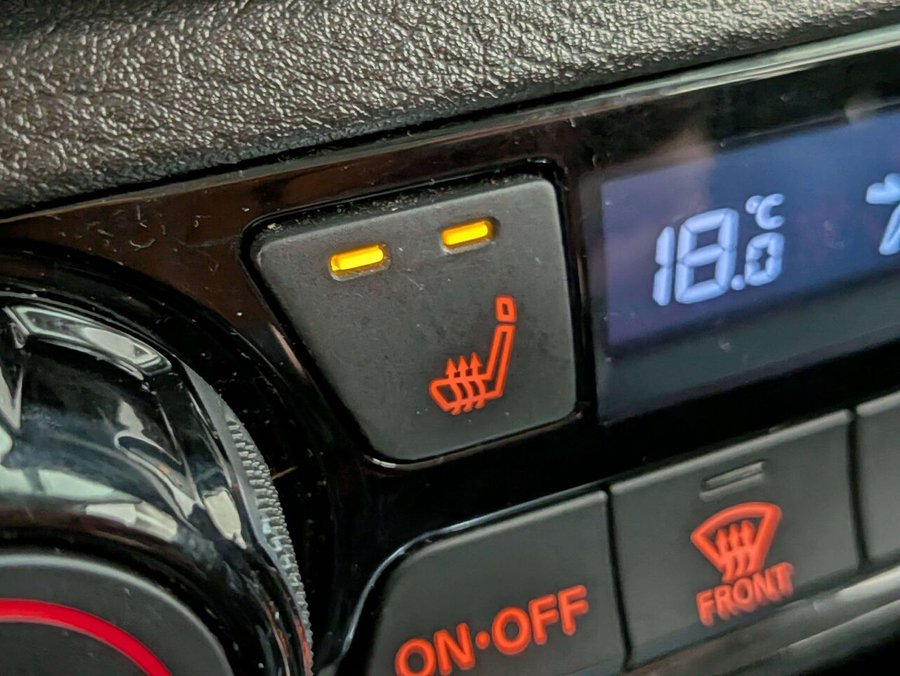 2024 Nissan Kicks SV FWD Black