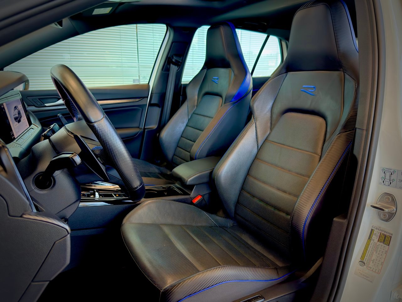 Volkswagen Golf R 2023 Blanc Notre-Dame-des-Prairies - photo #18