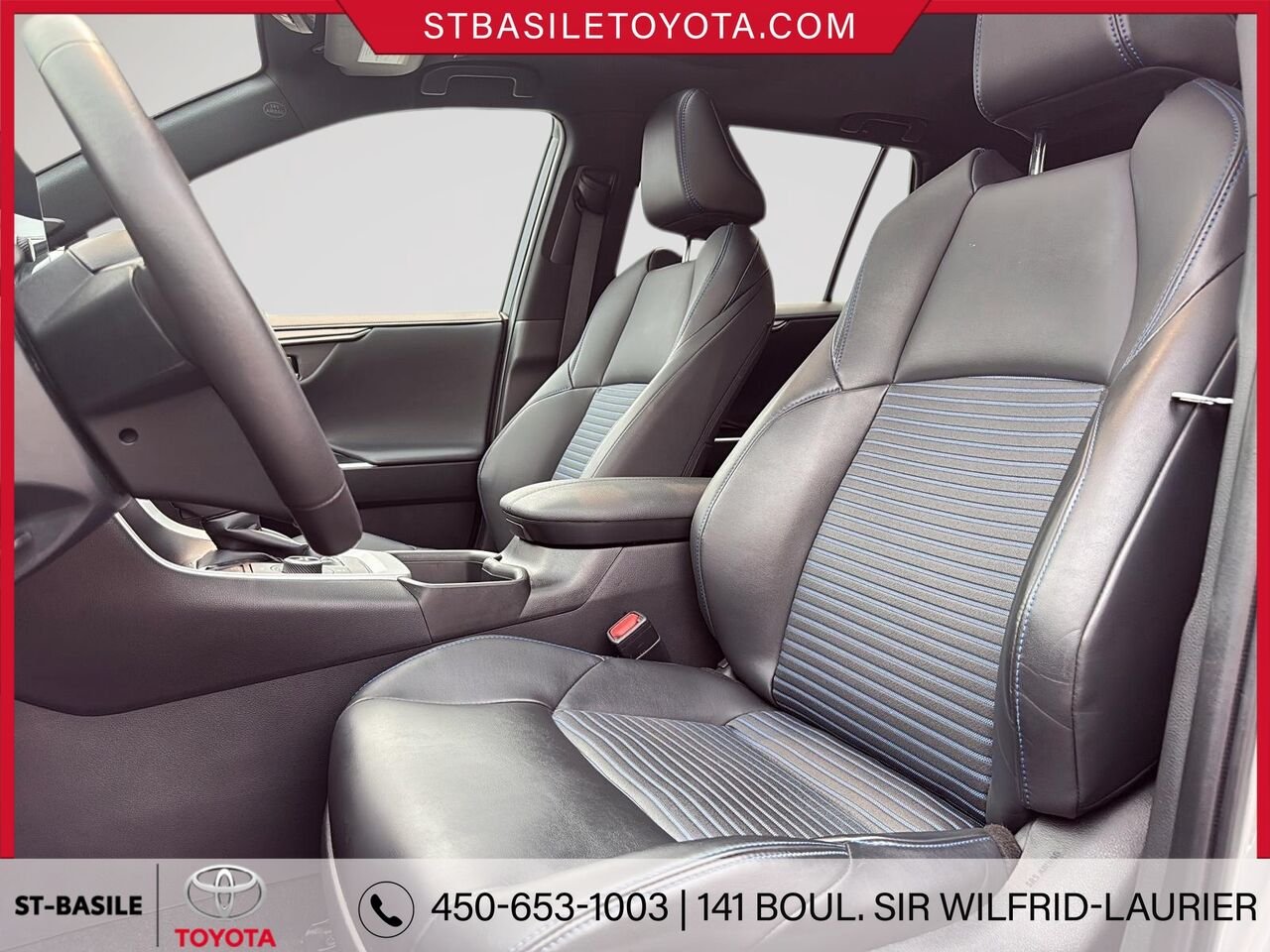 2023 TOYOTA RAV4 Hybrid Silver Sky Metallic with Black Roof Saint-Basile-le-Grand - photo #11