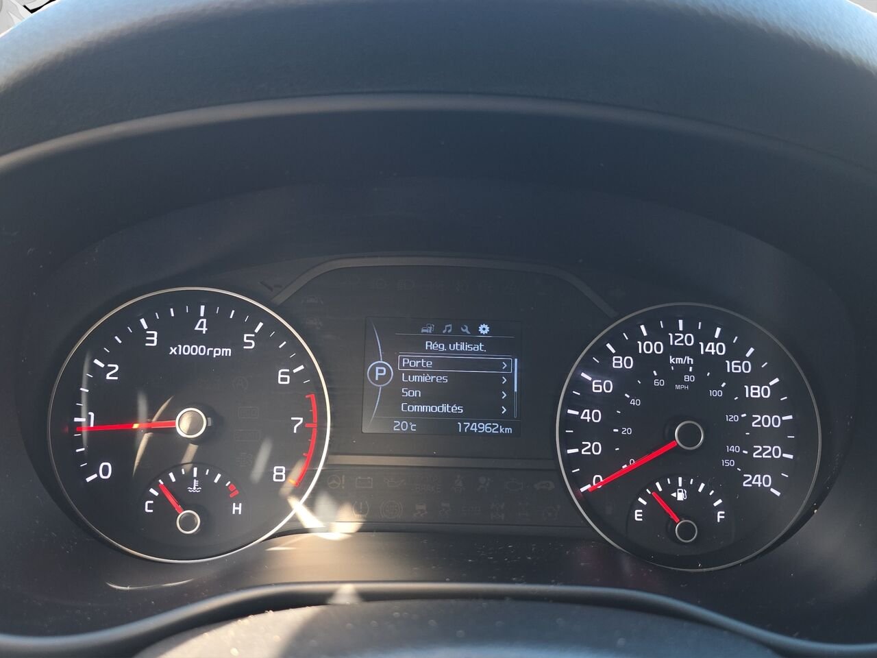 2017 Kia Sportage LX 4 portes TI, écran tactile, commande audio au volant, cruise control Blue Val-David - photo #20