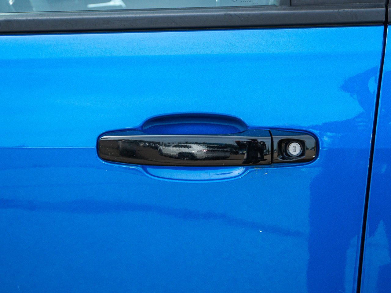 2021 Chevrolet Colorado 4WD Crew Cab 128 Z71 Blue Sherwood Park - photo #8
