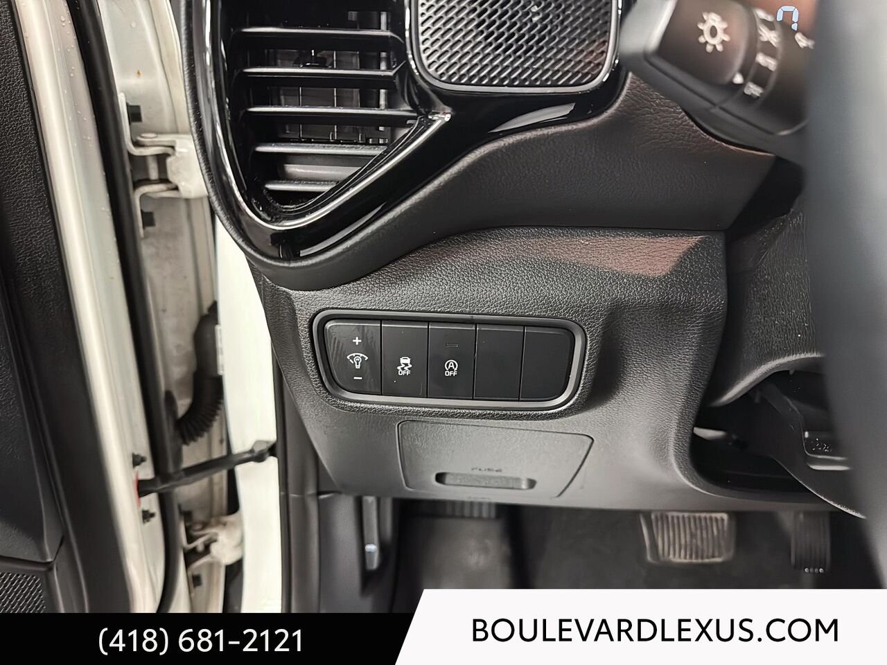 2024 Kia Soul 19937A | EX IVT White Quebec - photo #10
