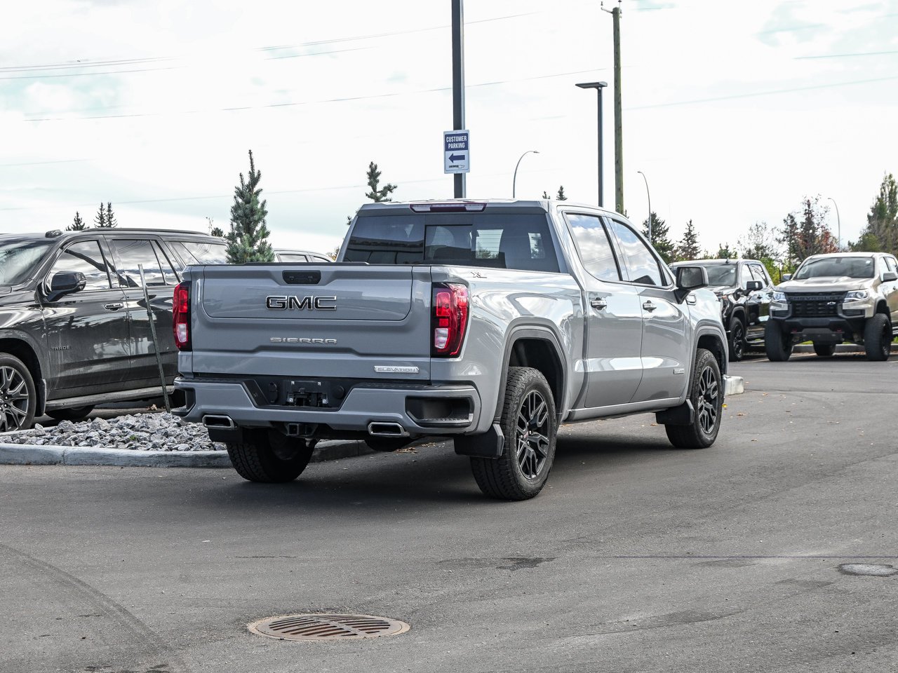 2024 GMC Sierra 1500 4WD Crew Cab 147 Elevation Grey Sherwood Park - photo #11
