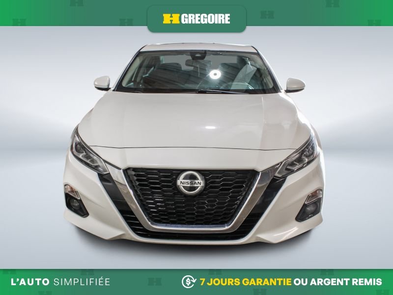 2020 Nissan Altima White Saint-Eustache - photo #1