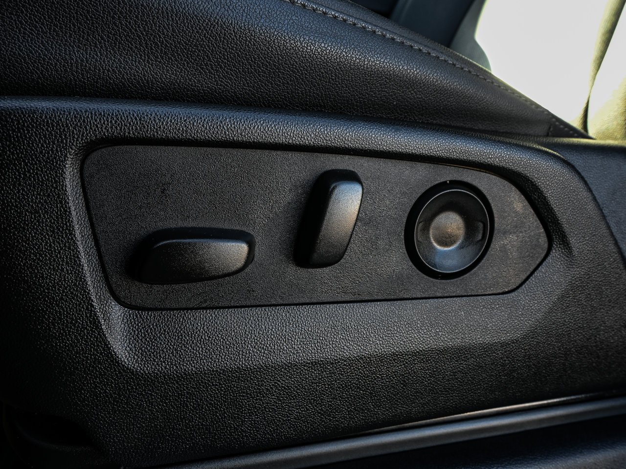 2024 Chevrolet Silverado 2500HD 4WD Crew Cab 159 LTZ Black Sherwood Park - photo #18