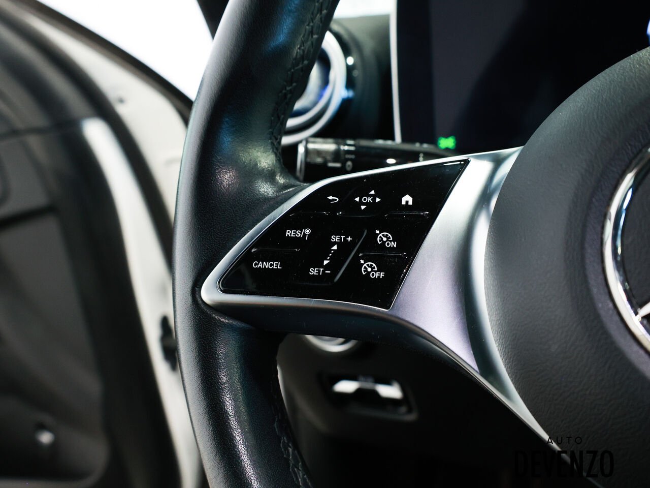 2023 Mercedes-Benz Classe-C White Saint-Eustache - photo #15