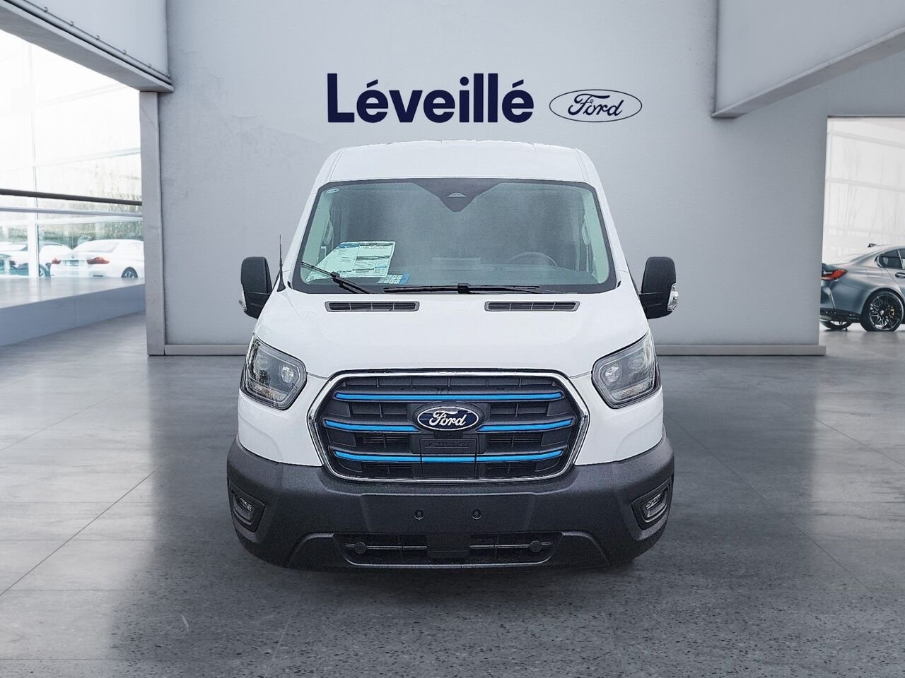 2026 Ford E-Transit Cargo Van Oxford White Saint-Jérôme - photo #1
