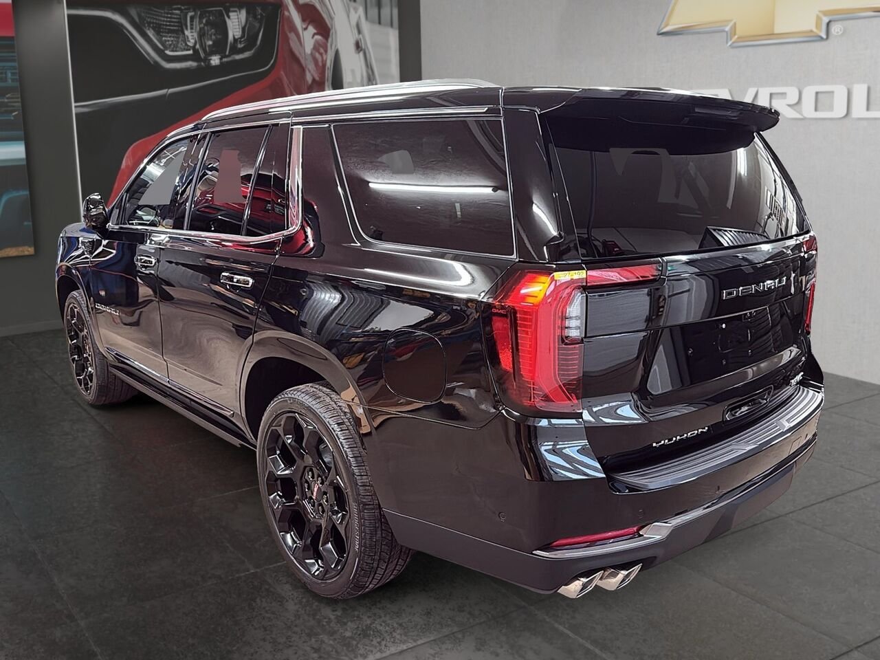 GMC Yukon DENALI ULTIMATE 4RM 2027 NOIR ONYX Saint-Hyacinthe - photo #3