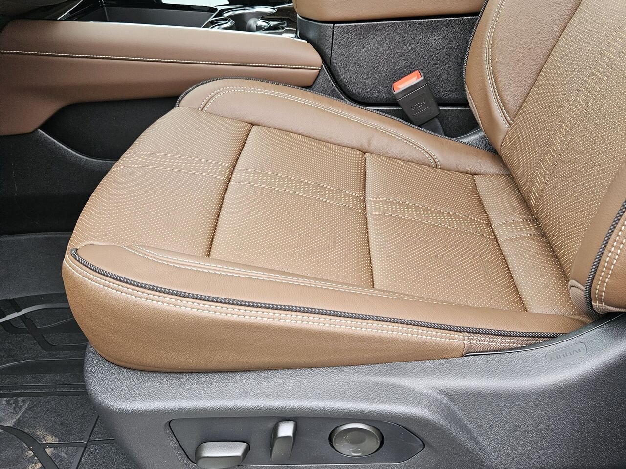 Chevrolet Tahoe High Country 4 portes 4RM 2026 Blanc polaire, triple couche Thetford Mines - photo #13