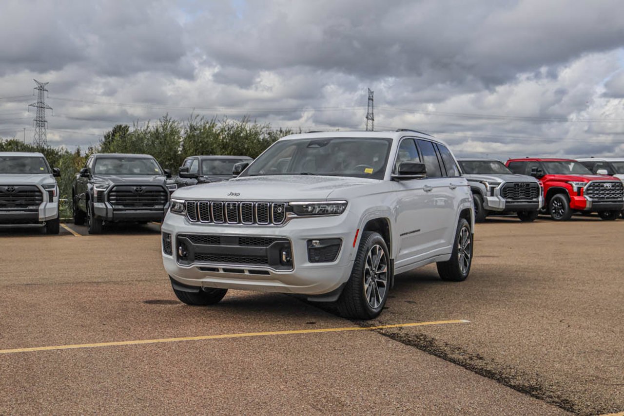 2023 Jeep Grand Cherokee Overland 4x4 White Sherwood Park - photo #3