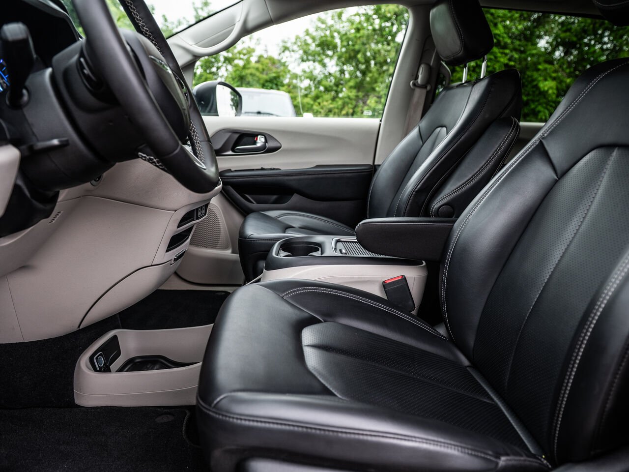 2023 Chrysler Pacifica Hybrid Blue Sainte-Julienne - photo #14