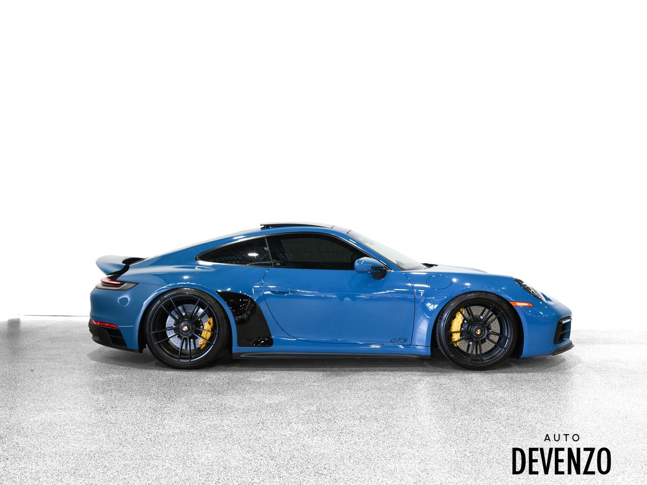 Porsche 911 2022 Bleu Saint-Eustache - photo #1