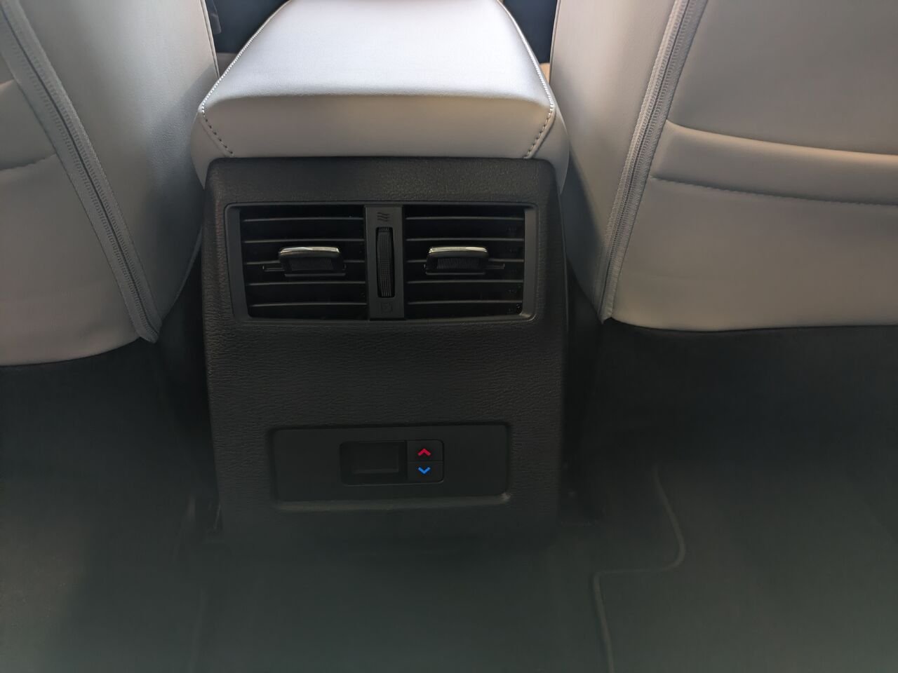 2025 Mitsubishi Outlander Black Gatineau - photo #12