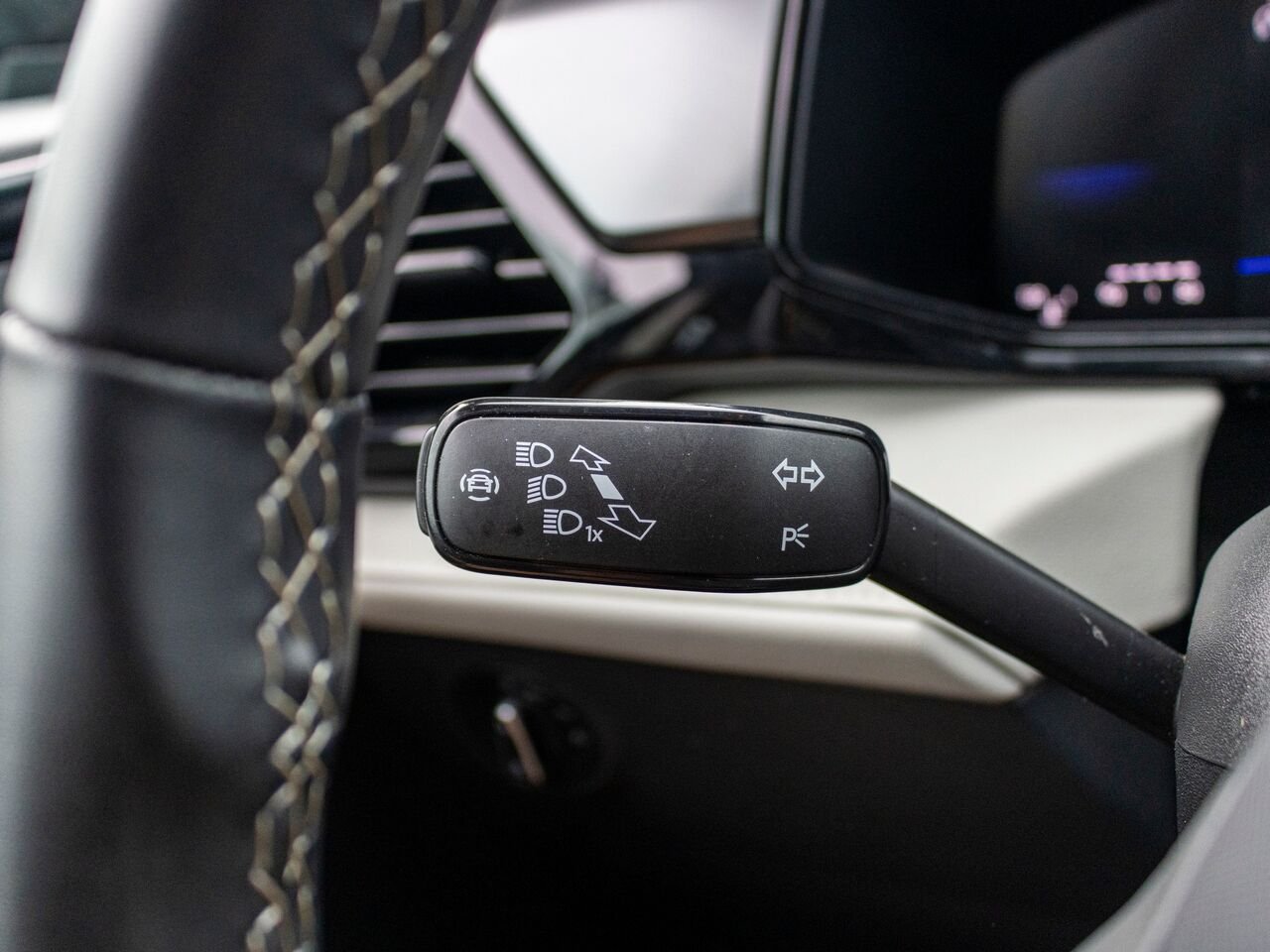 Volkswagen Taos Trendline 4MOTION 2025 Noir Châteauguay - photo #20
