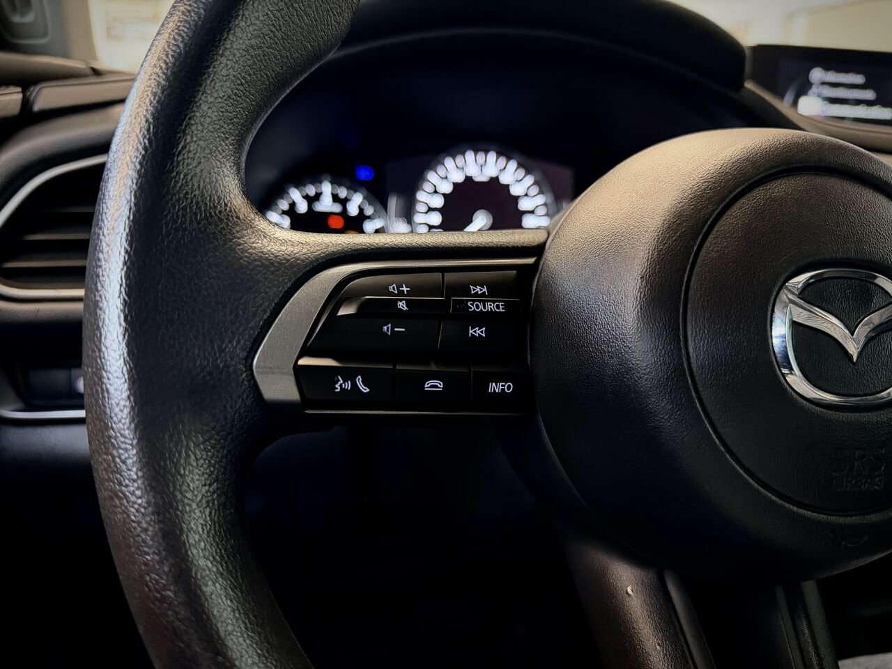 Mazda CX-30 2024 Noir Notre-Dame-des-Prairies - photo #20