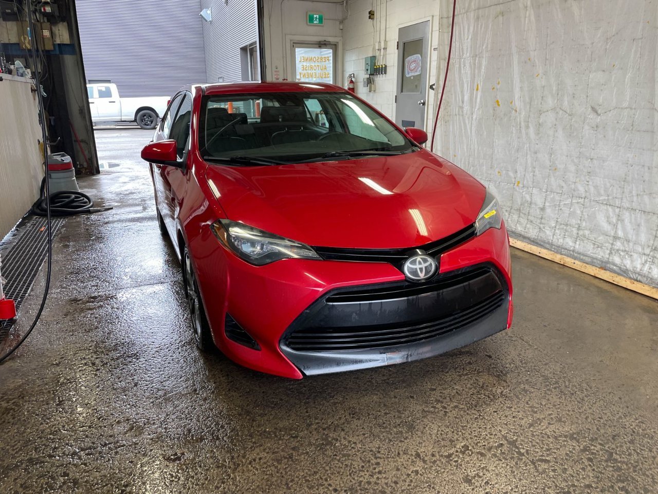 Toyota Corolla LE AUTO *SIÈGES CHAUFF* REG ADAPT BLUETOOTH USB 2018 Rouge Saint-Jérôme - photo #8