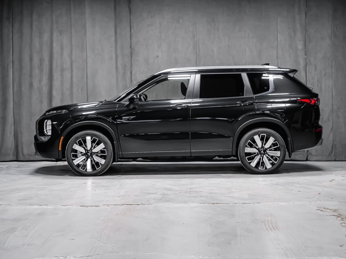 Mitsubishi Outlander PHEV SEL 2026 Fini taillé diamant Noir de qualité supérieure Montréal - photo #2